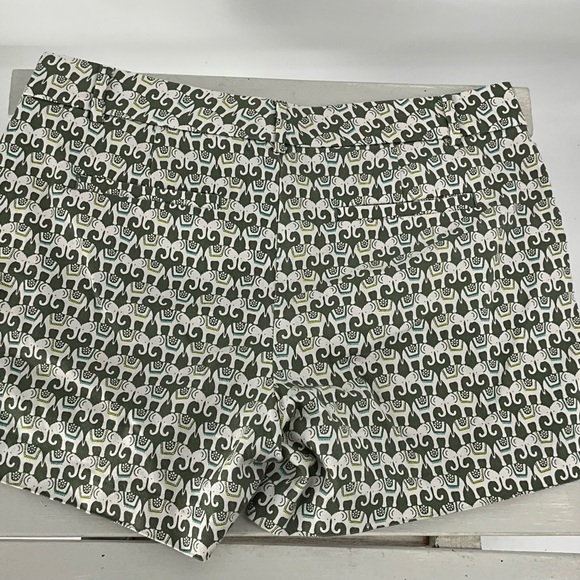 Banana Republic Green and White Patterned Cotton-Blend Shorts - Picture 3 of 5